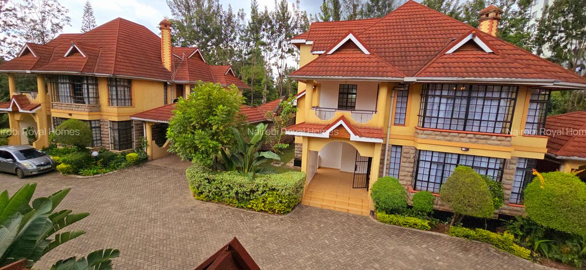 5 Bed Townhouse with En Suite at Lavington Road - 2