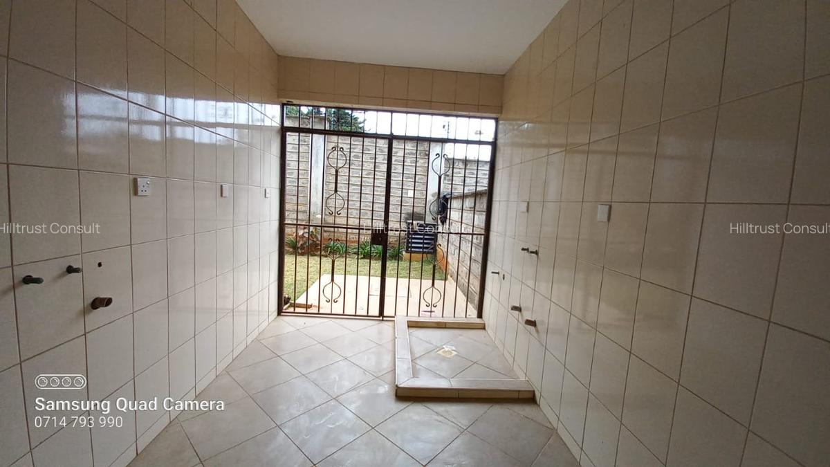 5 Bed Townhouse with En Suite at Gravellia Grove - 13