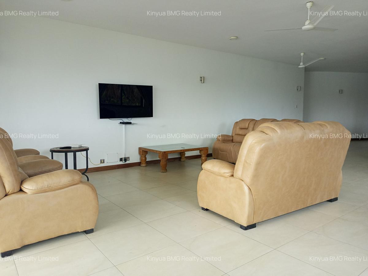 Serviced 3 Bed Apartment with En Suite in Nyali Area - 4