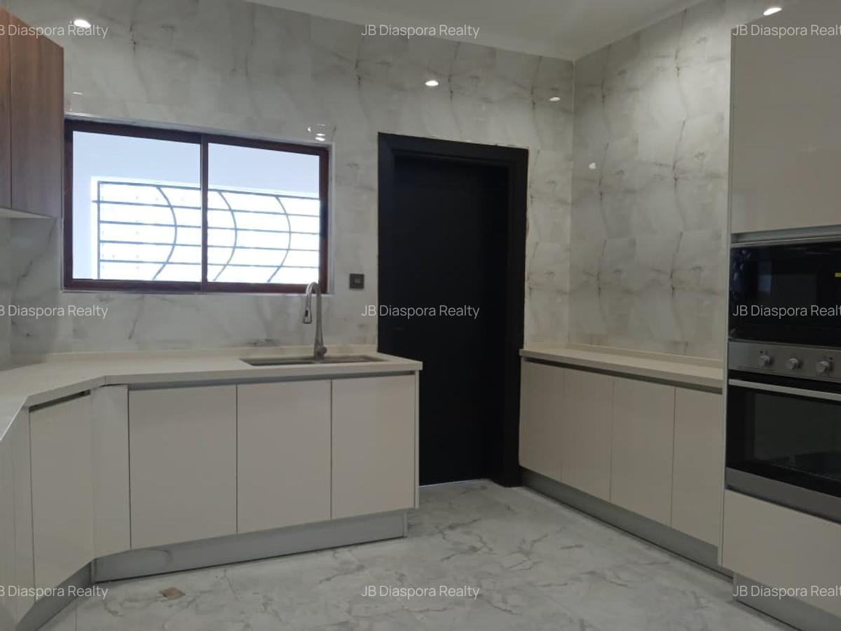 3 Bed Apartment with En Suite in Kileleshwa - 4