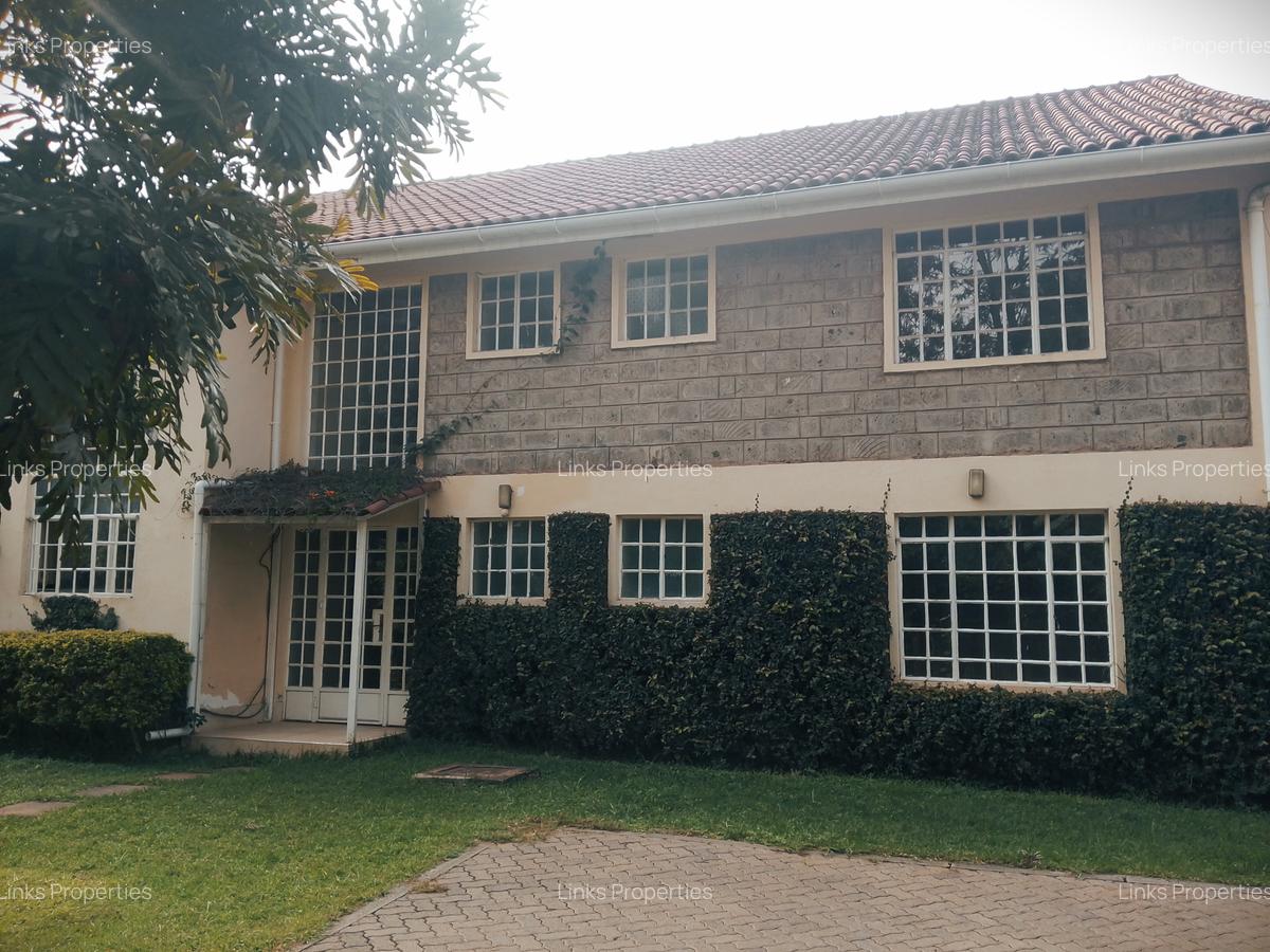 4 Bed House with En Suite at Karen Road - 1