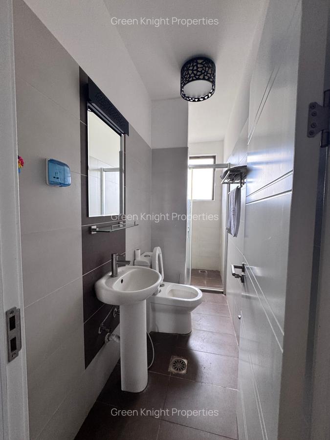 Serviced 3 Bed Apartment with En Suite in Kilimani - 10
