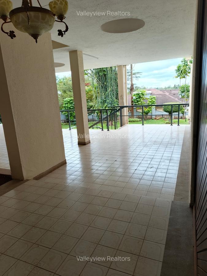 2,120 ft² Office with Service Charge Included at Lavington - 12