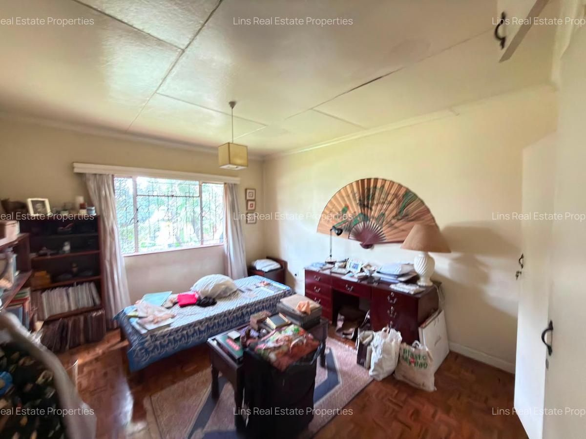 Commercial Property with Parking in Lavington - 10