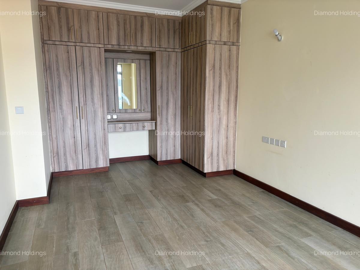 2 Bed Apartment with En Suite in Parklands - 9