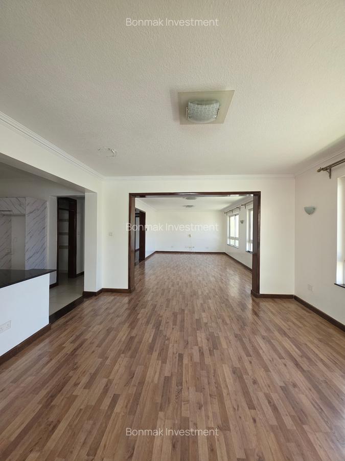 4 Bed Apartment with En Suite at Brookside Drive - 11