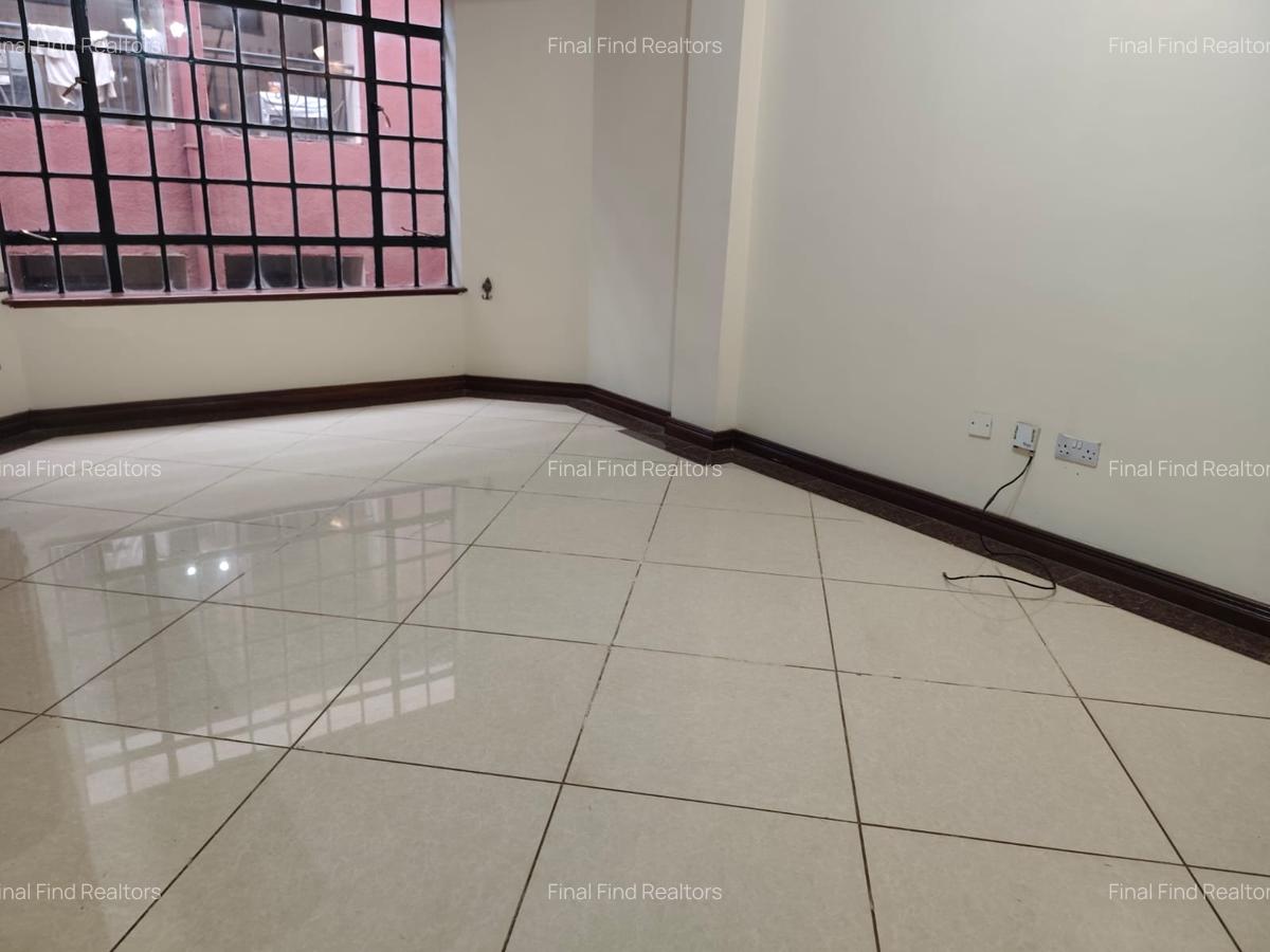 1 Bed Apartment with En Suite in Westlands Area - 6