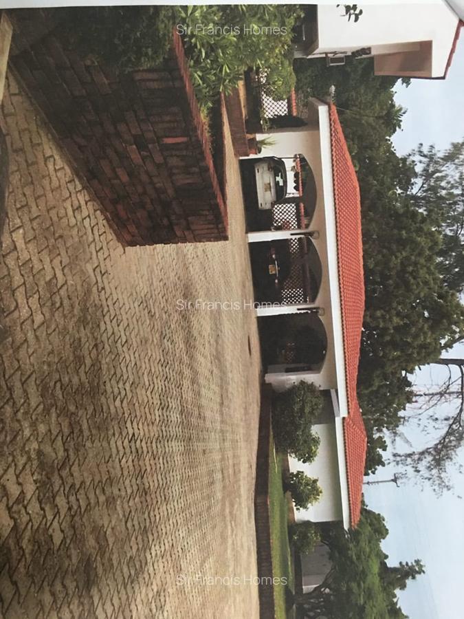 5 Bed House at Moyne Drive - 7