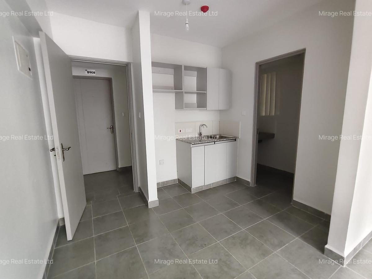 1 Bed Apartment with Swimming Pool in Garden Estate - 8