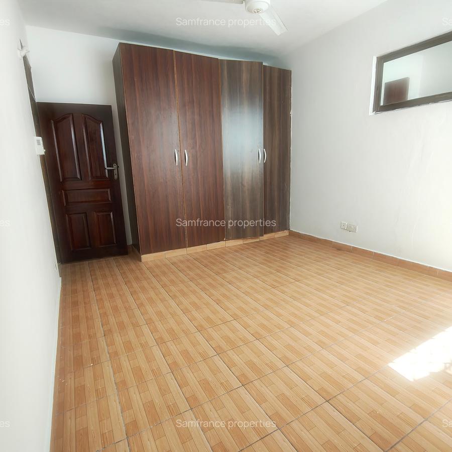 3 Bed Apartment with En Suite at Links Road - 5