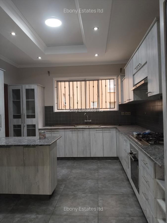 3 Bed Apartment with En Suite in Riverside - 7