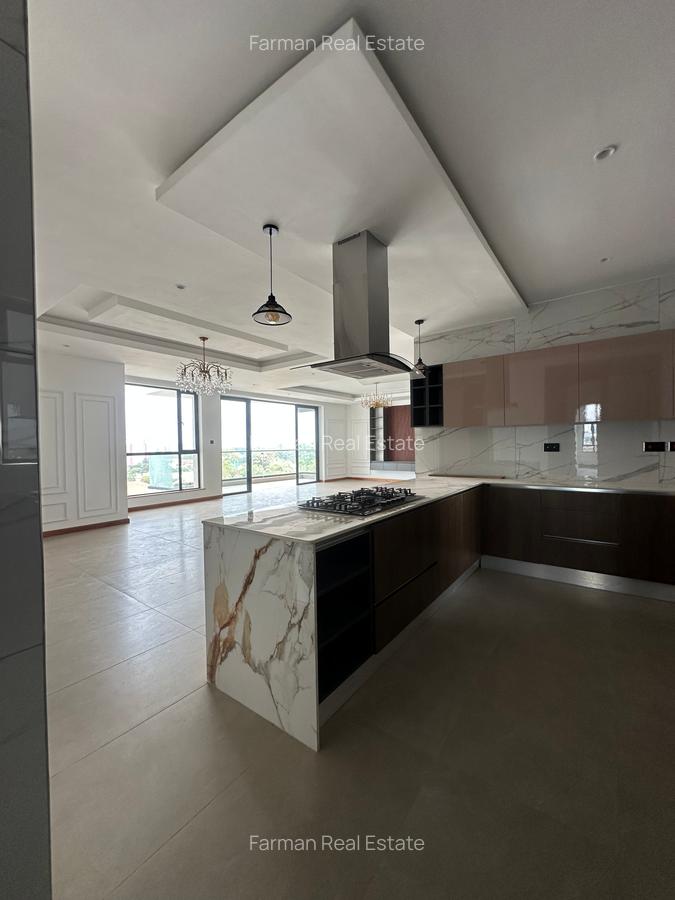 3 Bed Apartment with En Suite in Riverside - 6