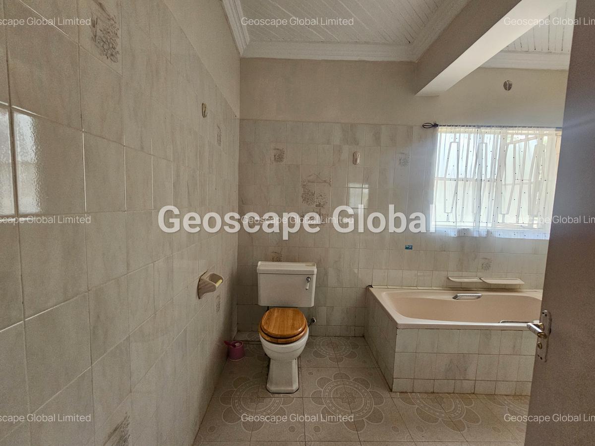 4 Bed House with En Suite in Runda - 7