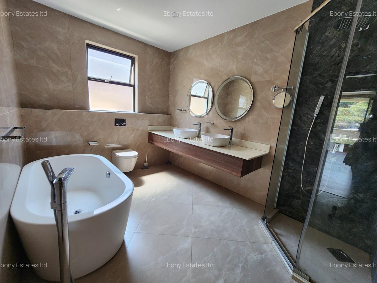 5 Bed Townhouse with En Suite in Lavington - 11