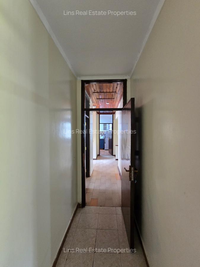 4 Bed House with En Suite in Loresho - 12
