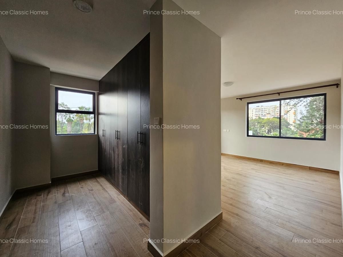 3 Bed Apartment with En Suite in Lavington - 12