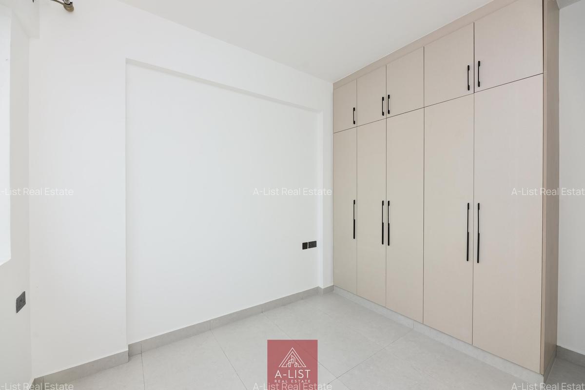 2 Bed Apartment with En Suite at Brookside Drive - 8