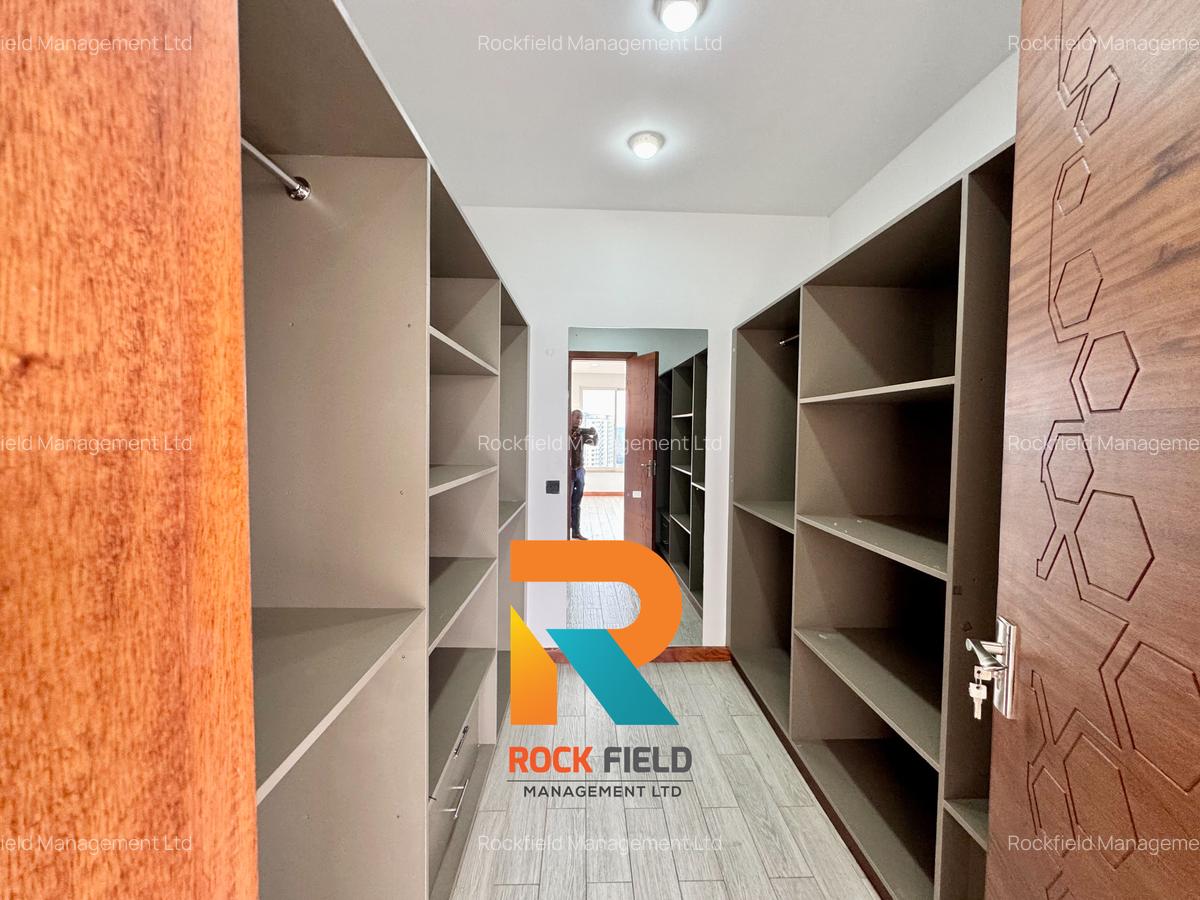 4 Bed Apartment with En Suite in General Mathenge - 11