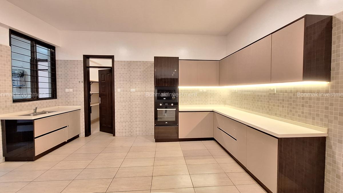 3 Bed Apartment with En Suite at Off General Mathenge - 4