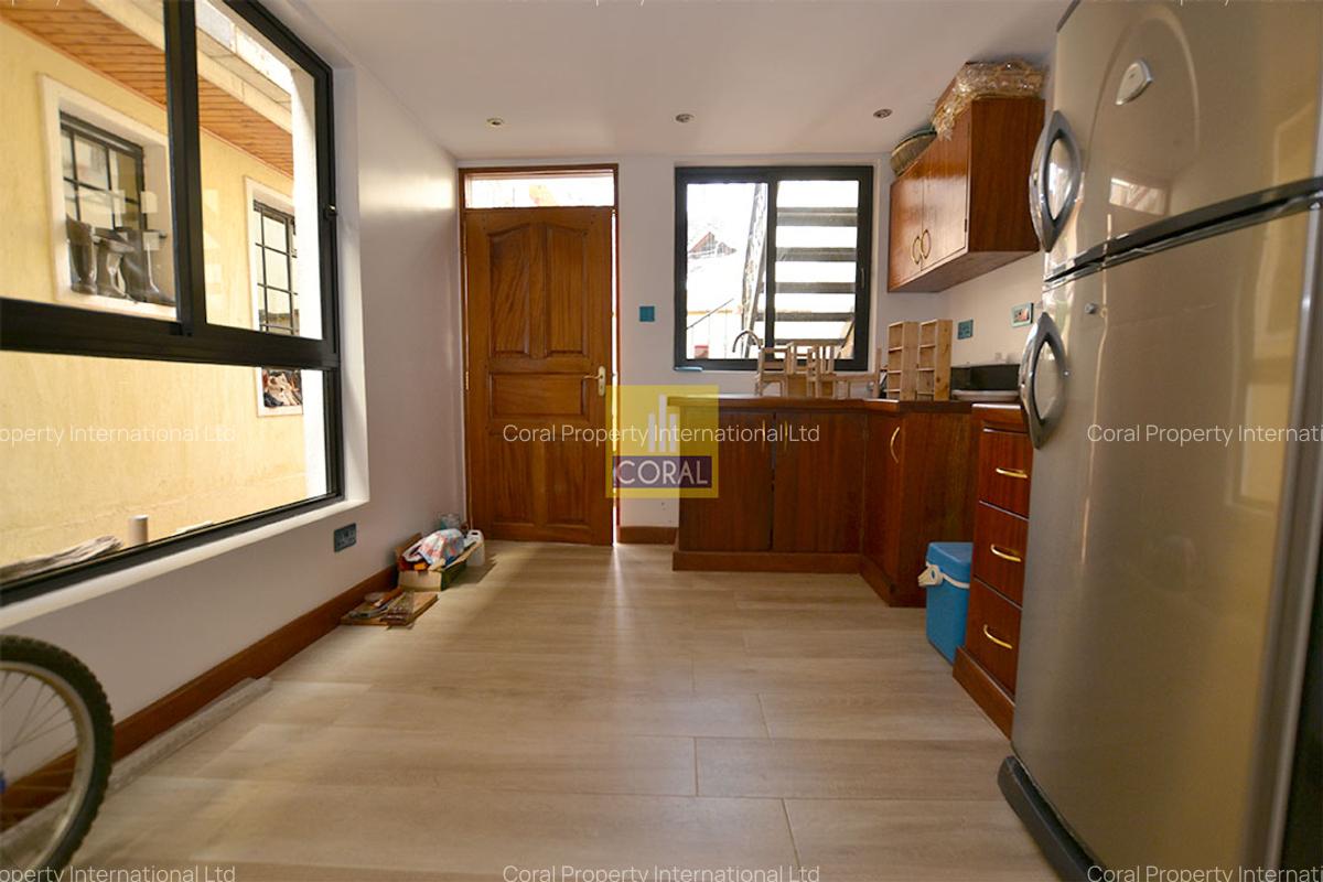 5 Bed Townhouse in Westlands Area - 4