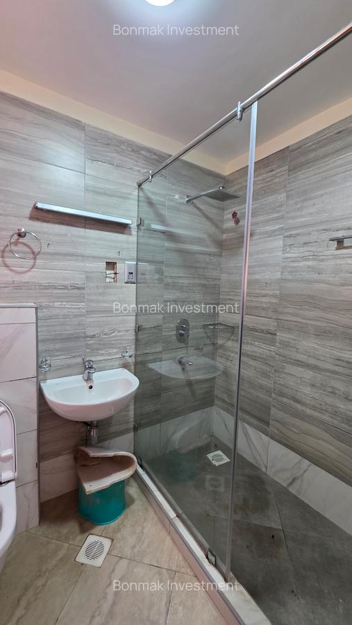 5 Bed Townhouse with En Suite at Lavington Green - 19