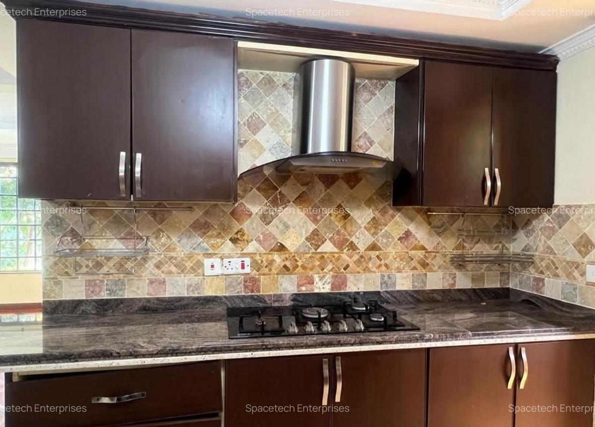 4 Bed Townhouse with En Suite in Kitisuru - 7