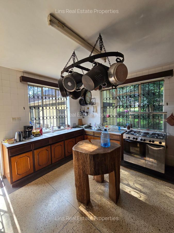 4 Bed House with En Suite in Nyari - 7