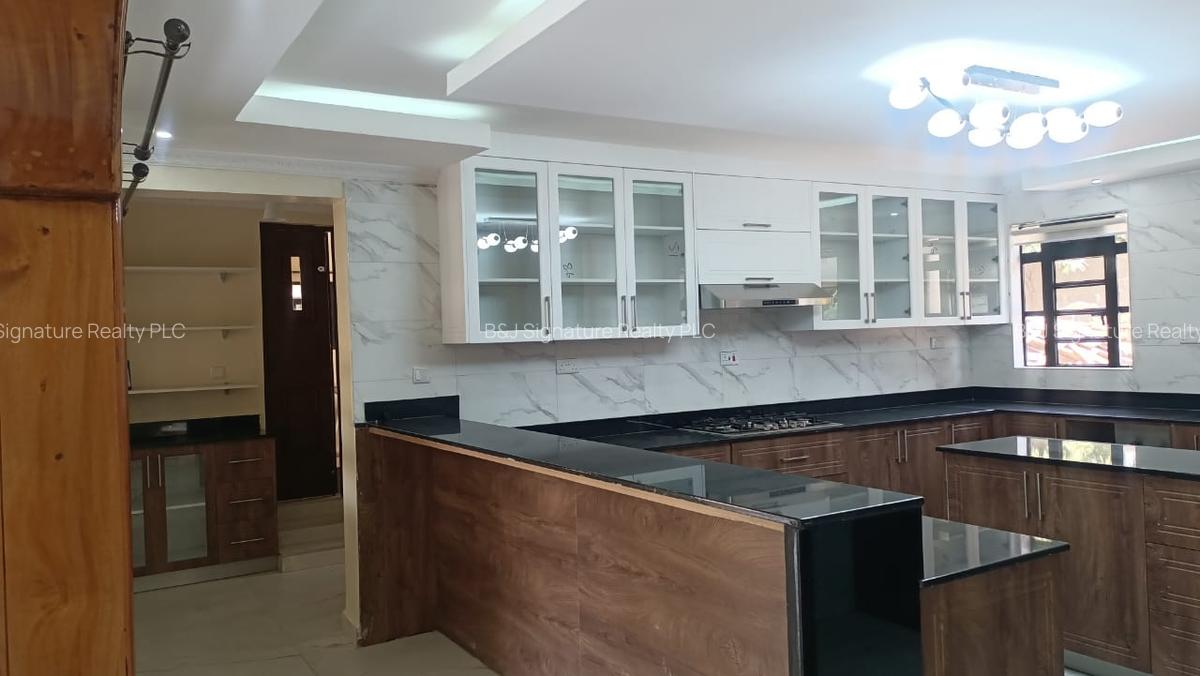 6 Bed Townhouse with En Suite in Kitisuru - 6
