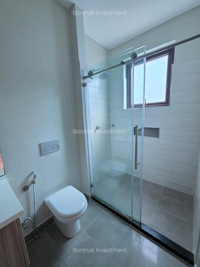 5 Bed Townhouse with En Suite at Lavington Green - 17