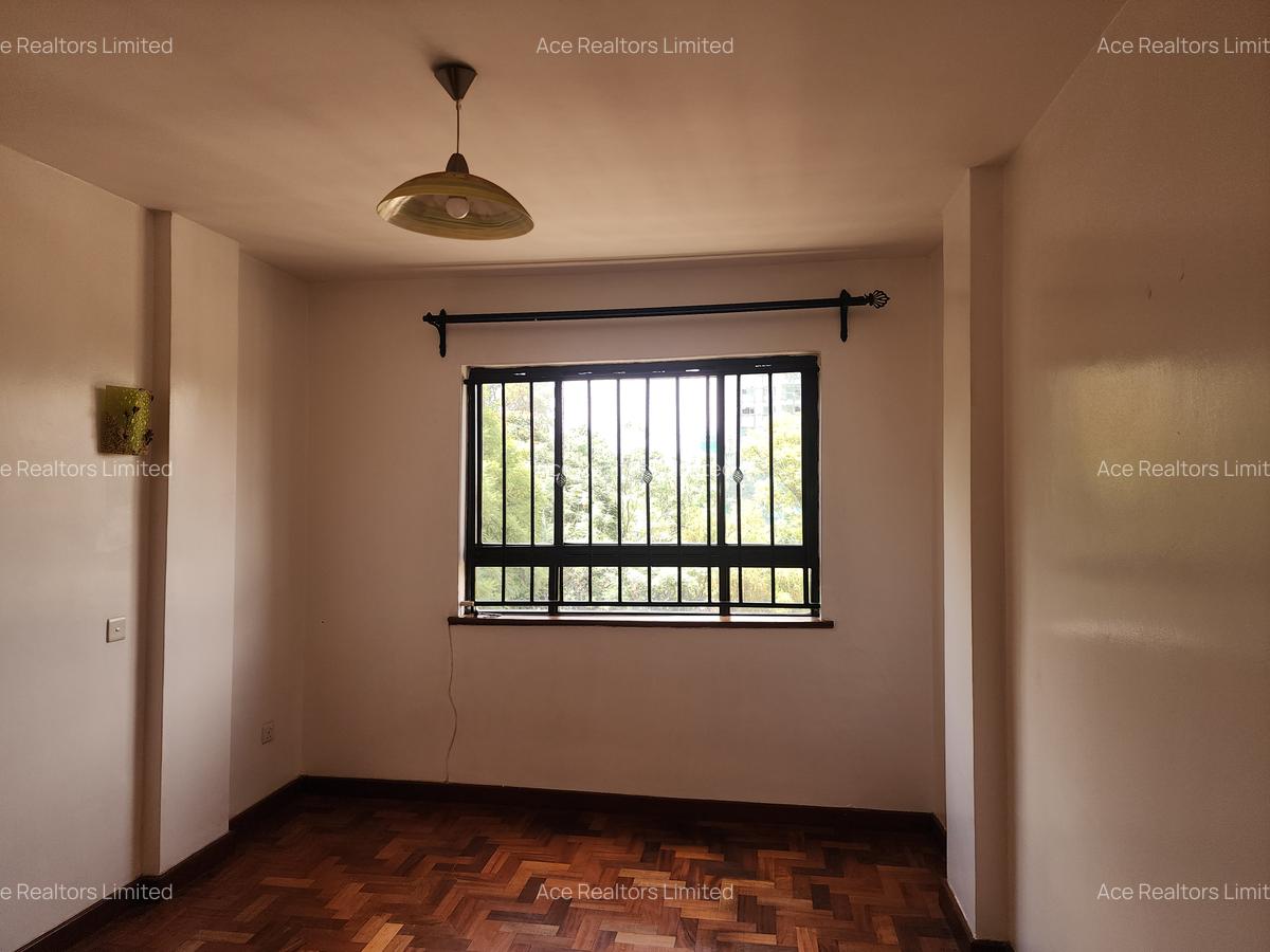 3 Bed Apartment with En Suite at Hatheru Road - 8