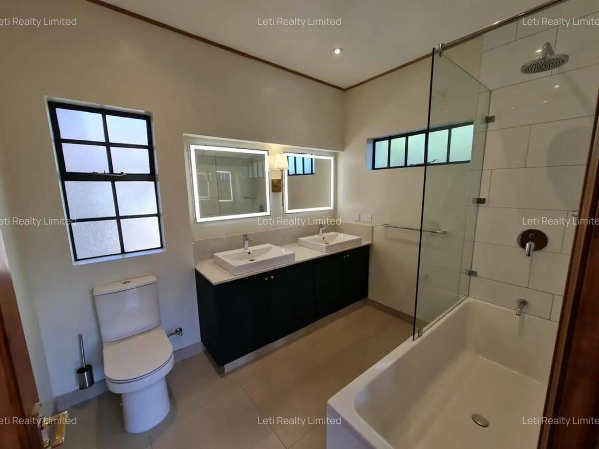4 Bed Townhouse with En Suite in Lavington - 16
