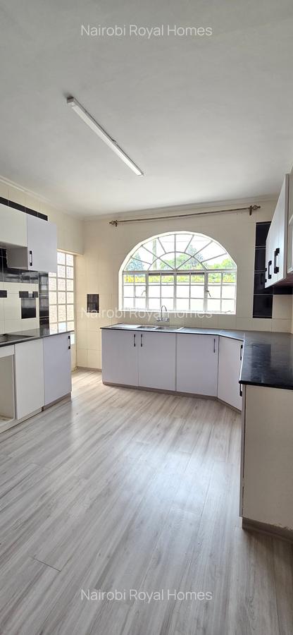 5 Bed Townhouse with En Suite at Lavington Road - 18
