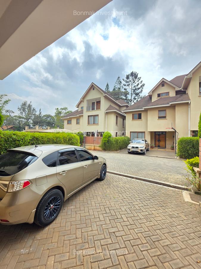 5 Bed Townhouse with En Suite at Lavington Green - 5