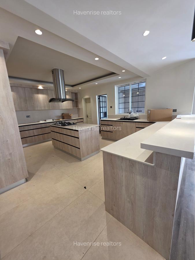 4 Bed Townhouse with En Suite at Westlands - 4
