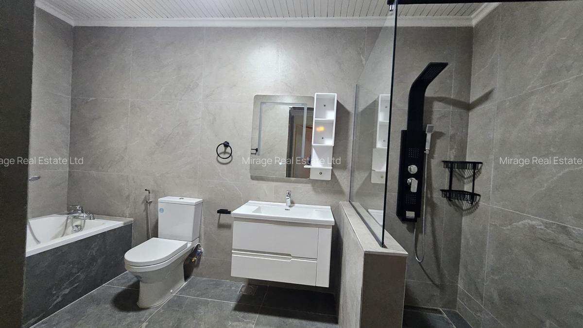 5 Bed House with En Suite in Runda - 14