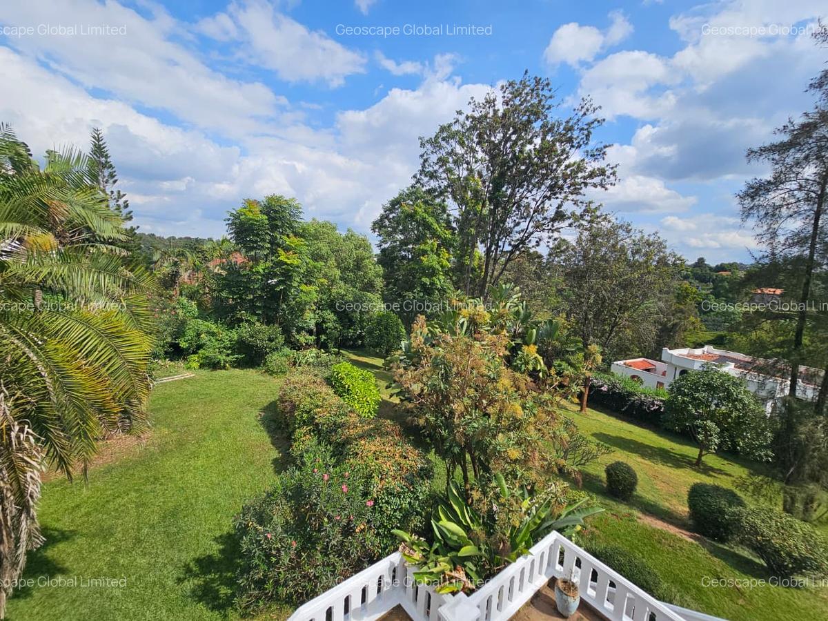 4 Bed House with En Suite in Nyari - 1