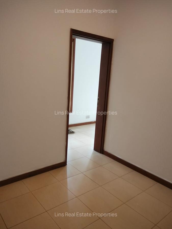 4 Bed House with En Suite in Runda - 15