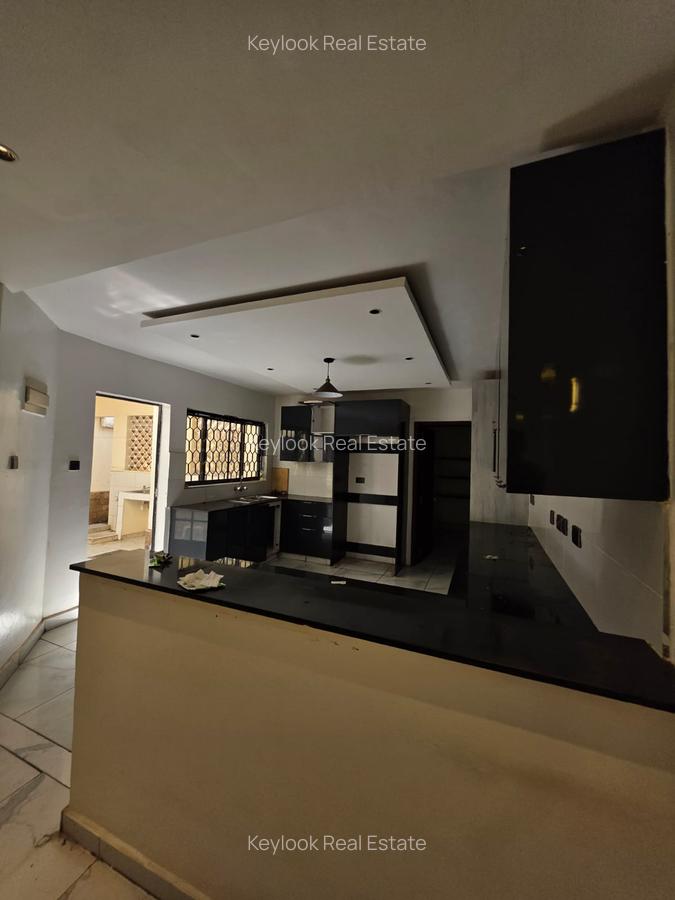 5 Bed Townhouse with En Suite at Gitanga Road - 8