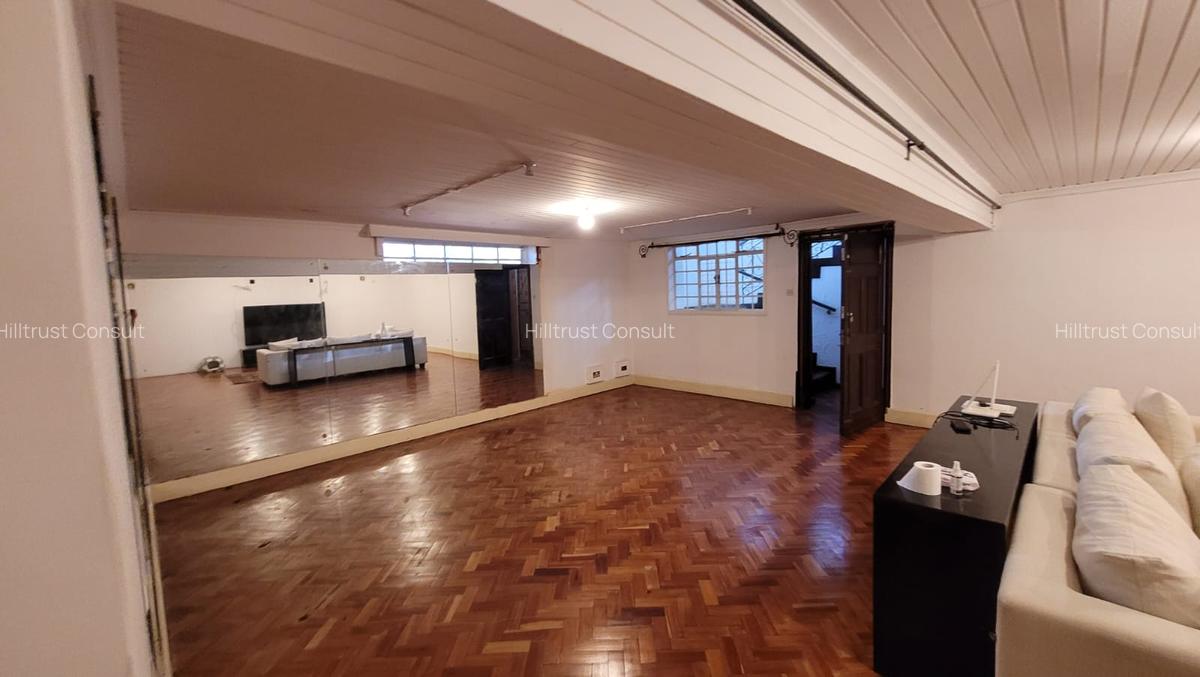 4 Bed Townhouse with En Suite in Gigiri - 14