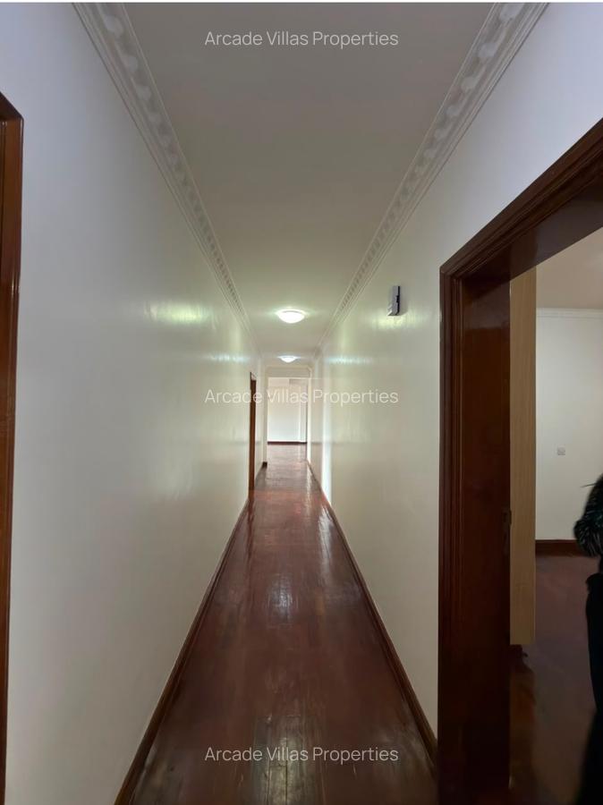 4 Bed Apartment with En Suite in Kileleshwa - 4