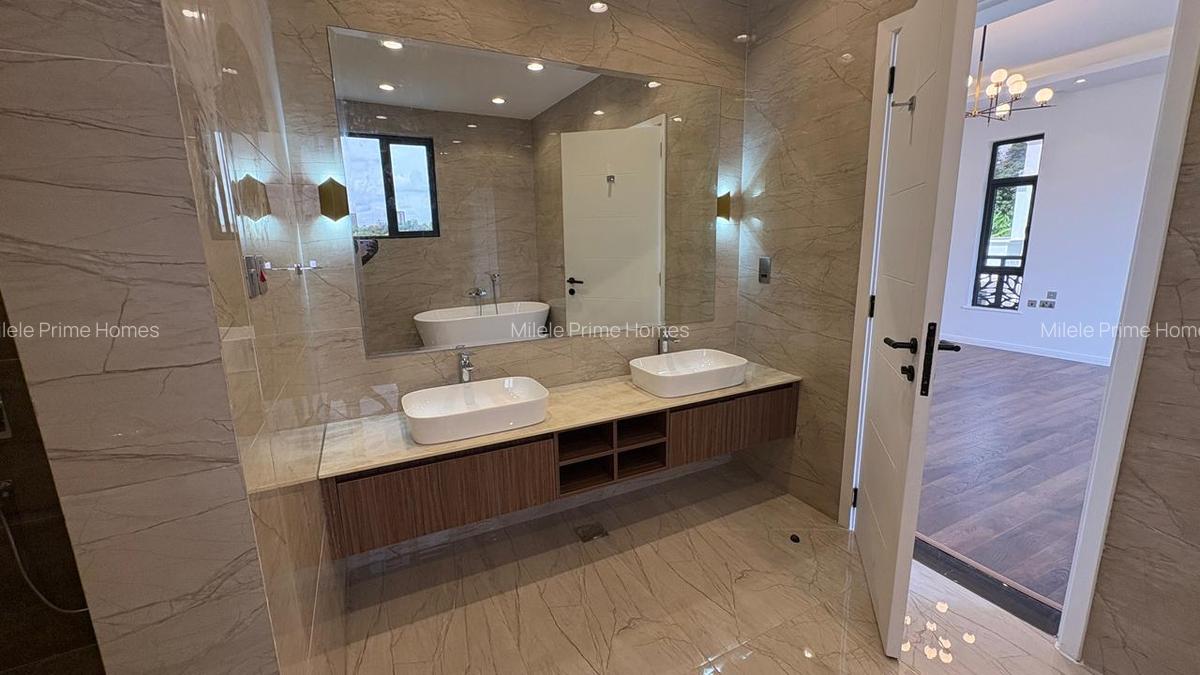5 Bed Villa with En Suite in Lavington - 13