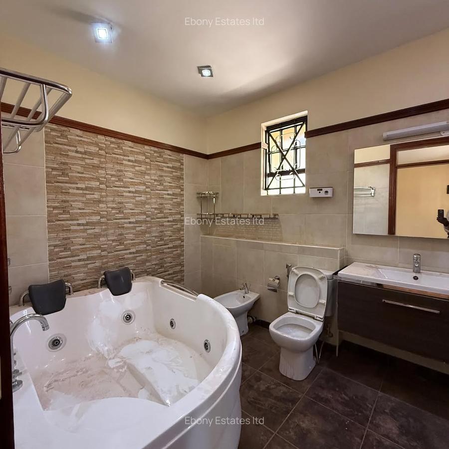5 Bed Townhouse with En Suite in Lavington - 17