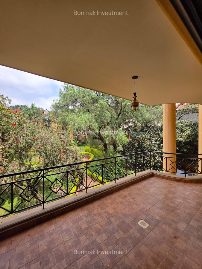3 Bed Apartment with En Suite at Lavington Green - 6