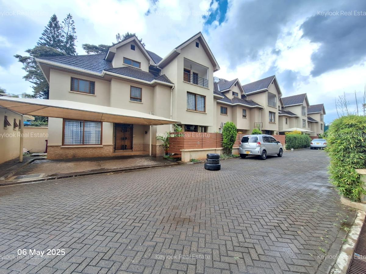 5 Bed Townhouse with En Suite at Lavington - 3