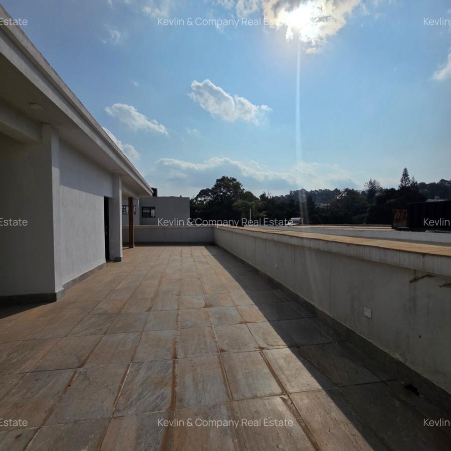 5 Bed Townhouse with En Suite in Lavington - 20