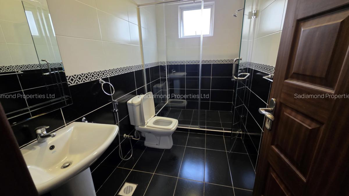 Furnished 2 Bed Apartment with En Suite in Brookside - 7