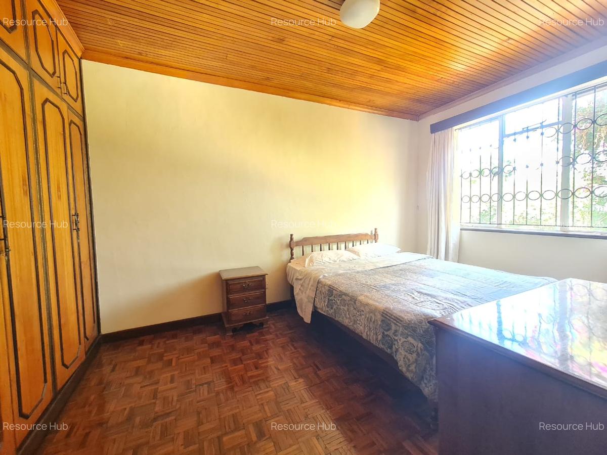 5 Bed House with En Suite at Nyari - 18