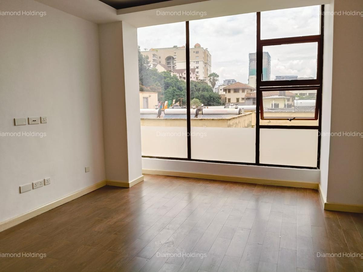 4 Bed Apartment with En Suite at Parklands - 3