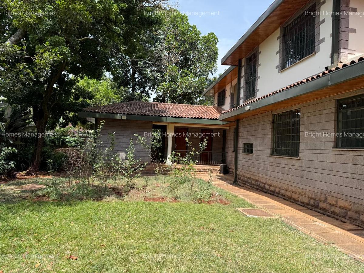 5 Bed Villa with En Suite in Nyari - 2