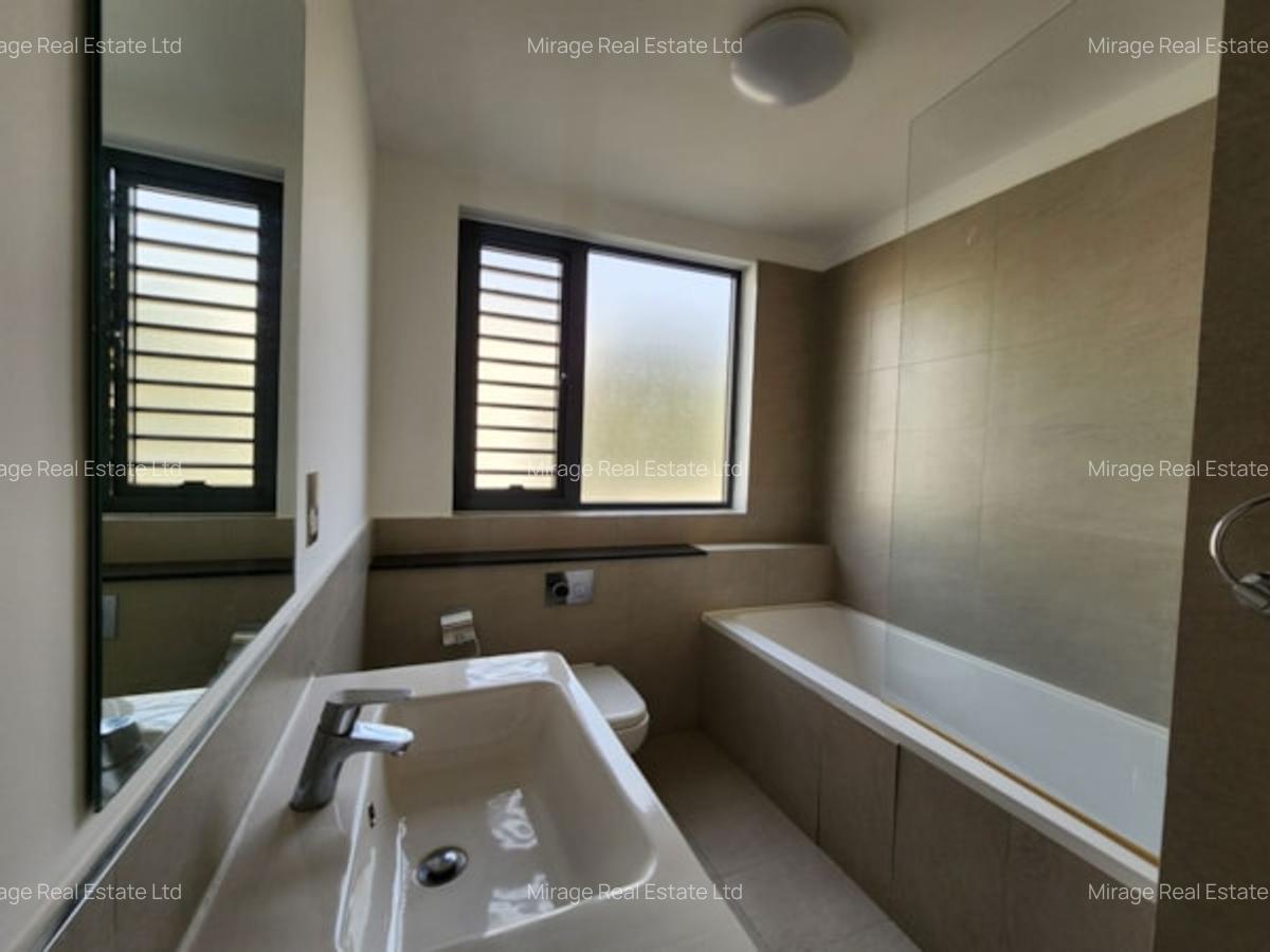 4 Bed Villa with En Suite in Garden Estate - 11